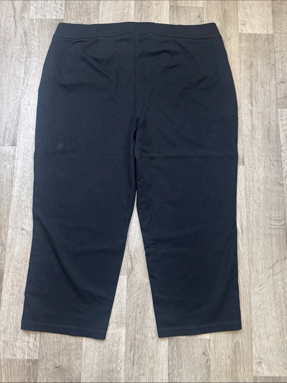 Chicos Size 3 (16/18) Black Stretch Capri Pants - Picture 3 of 11